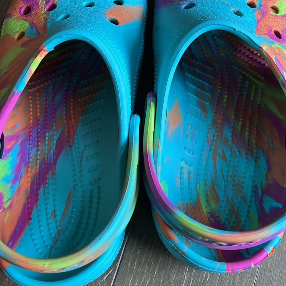 CROCS Multicolor Tie-Dye kids size big kid 5 - Picture 6 of 10
